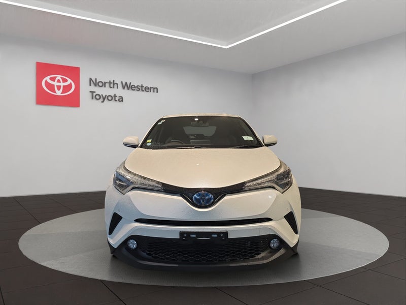 2018 Toyota C-HR 1.8L Hybrid G LED Edition SUV image 2