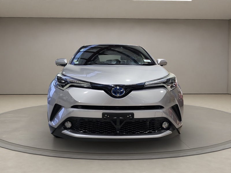2018 Toyota C-HR 1.8L Hybrid G LED Edition SUV image 3