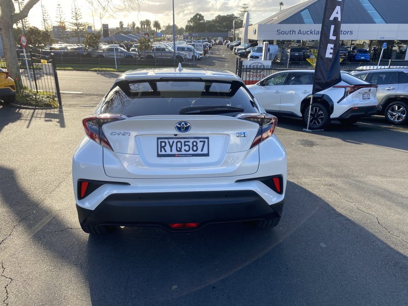 2018 Toyota C-HR 1.8P Hybrid G LED Edition SUV image 3