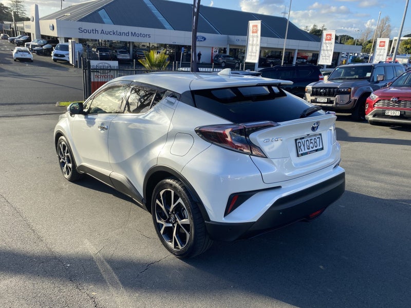 2018 Toyota C-HR 1.8P Hybrid G LED Edition SUV image 5