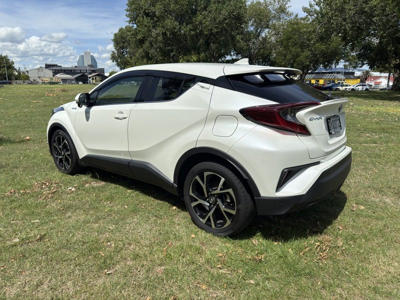 2018 Toyota C-HR 1.8PH G Hybrid Automatic SUV image 5