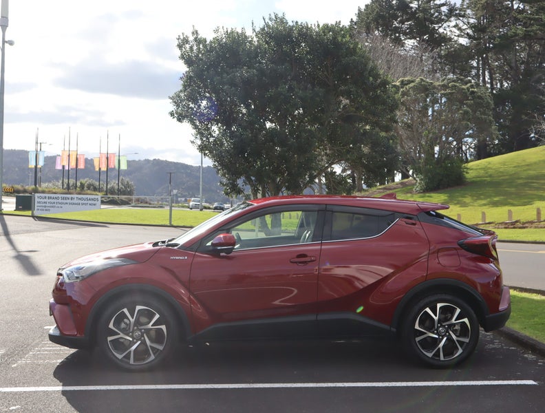2018 Toyota C-HR 2018 1.8 Hybrid G 5 Dr SUV CVT... image 3