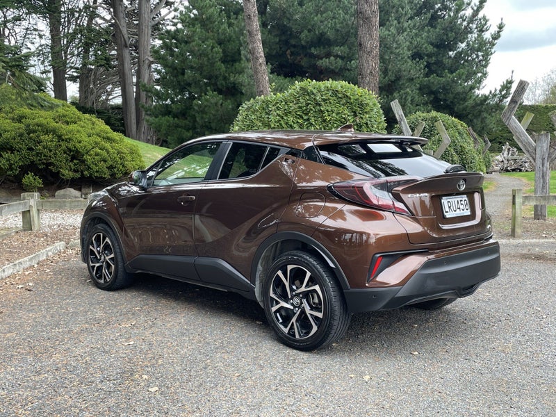 2018 Toyota C-HR AWD image 5