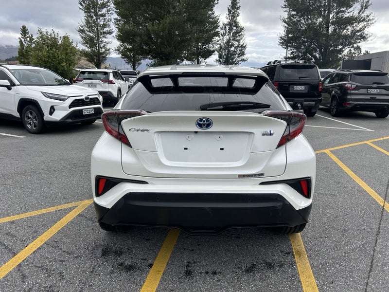 2018 Toyota C-HR G Hybrid image 4