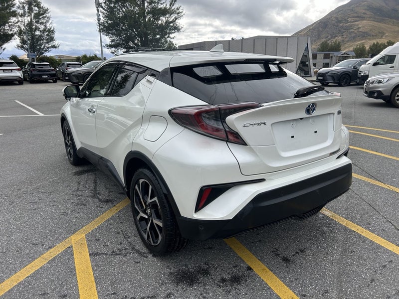 2018 Toyota C-HR G Hybrid image 5