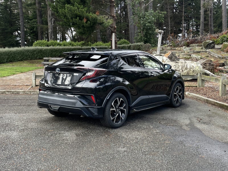 2018 Toyota C-HR G LED Edition image 4