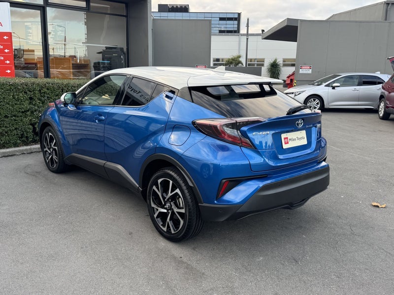 2018 Toyota C-HR G Spec HYBRID CHR, Leather image 5