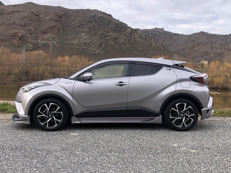 2018 Toyota C-HR Hybrid 1.8 Auto Hybrid LED Edi... image 4
