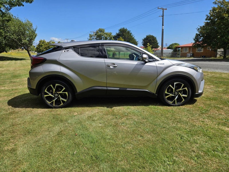 2018 Toyota C-HR Hybrid image 4