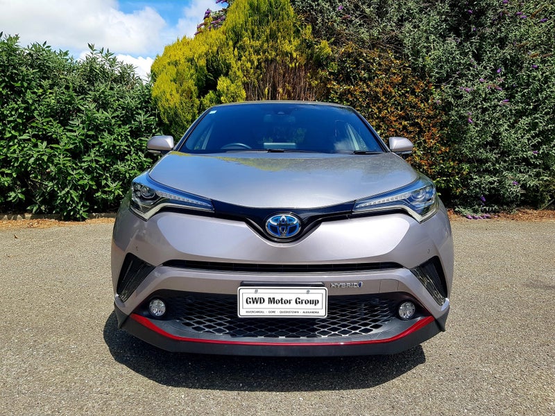 2018 Toyota C-HR Hybrid G LED Edition image 2