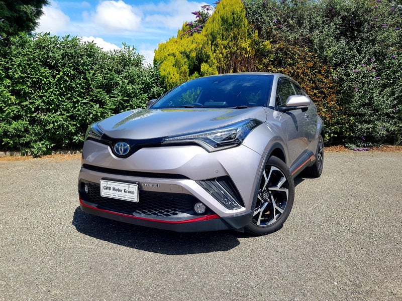 2018 Toyota C-HR Hybrid G LED Edition image 3