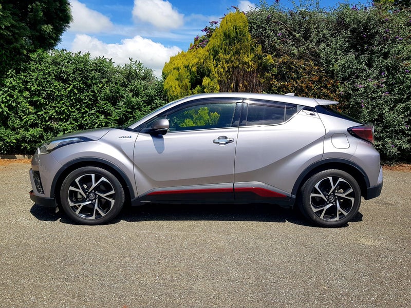 2018 Toyota C-HR Hybrid G LED Edition image 4
