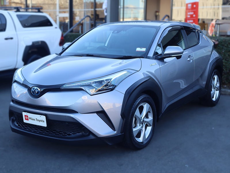 2018 Toyota C-HR HYBRID S, Push Start image 3