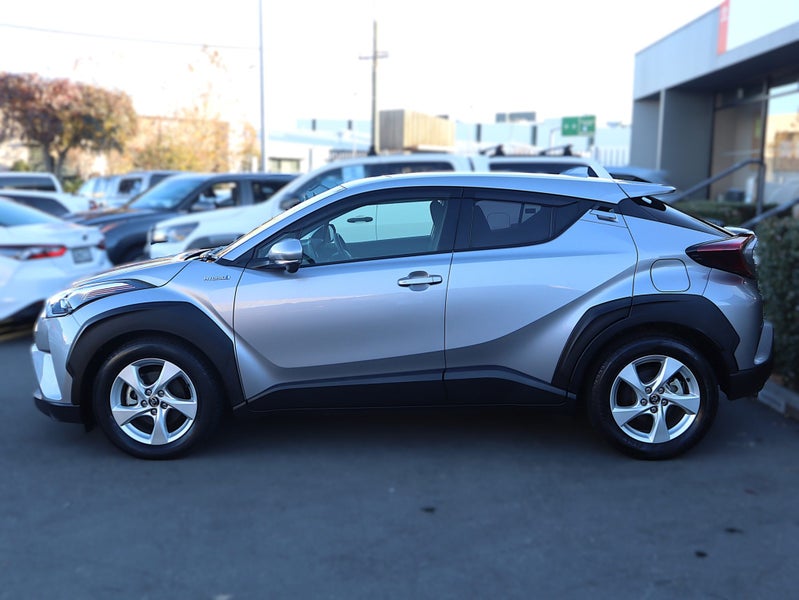 2018 Toyota C-HR HYBRID S, Push Start image 4