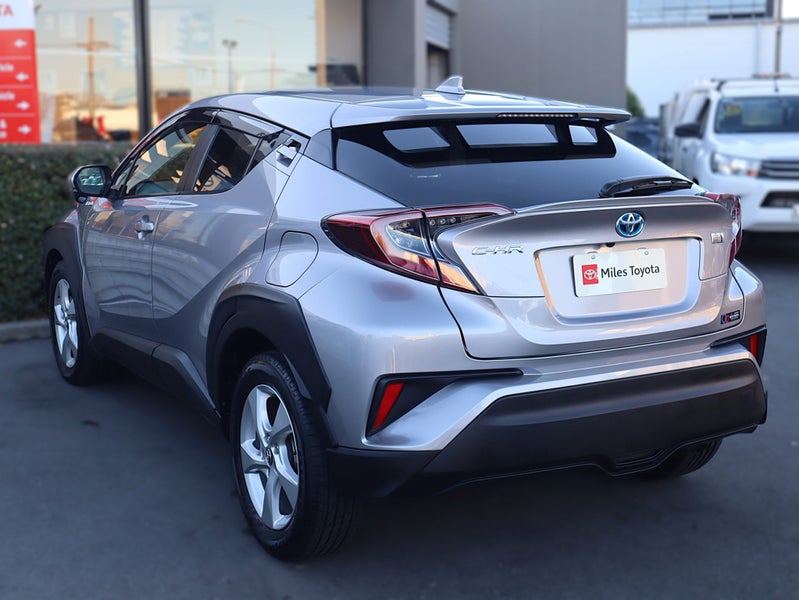 2018 Toyota C-HR HYBRID S, Push Start image 5
