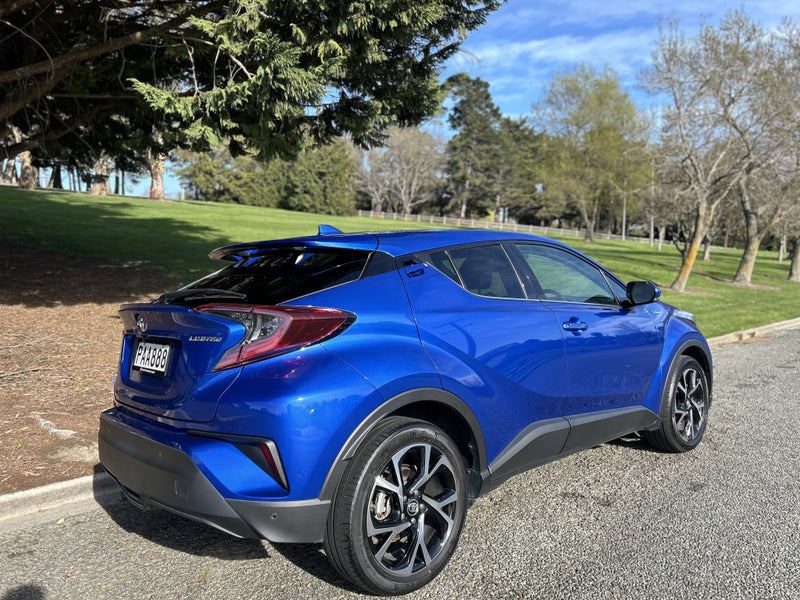 2018 Toyota C-HR Limited 1.2PT CVT FWD SUV/5D/5S image 4