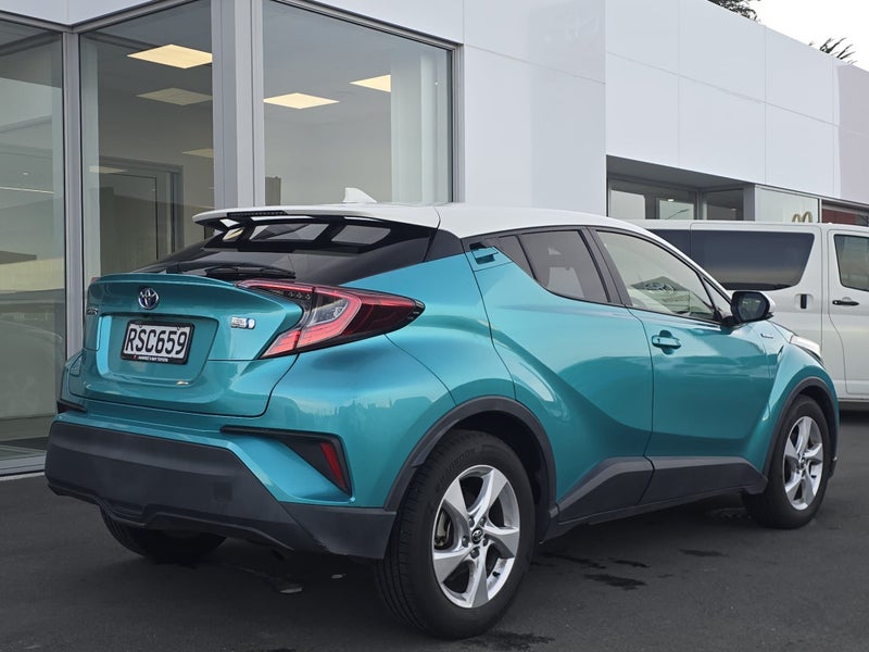 2018 Toyota C-HR S 1.8P HYBRID Auto image 3