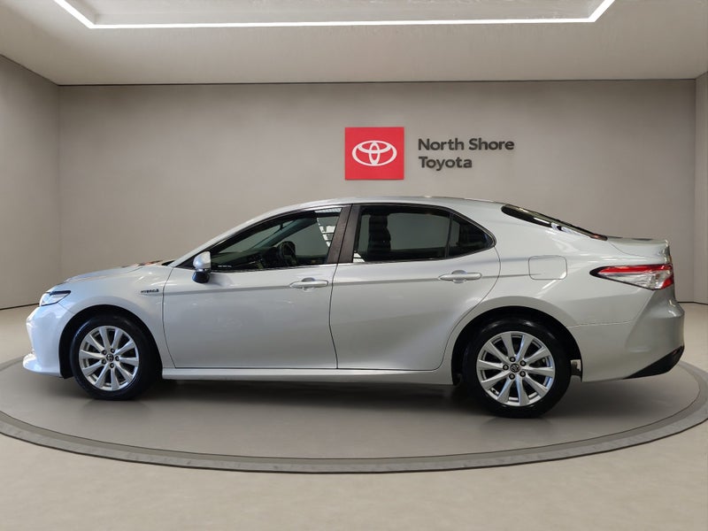 2018 Toyota Camry GX 2.5L Hybrid FWD Sedan image 4
