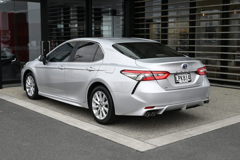 2018 Toyota Camry SX 2.5 Petrol Hybrid FWD Sedan image 2