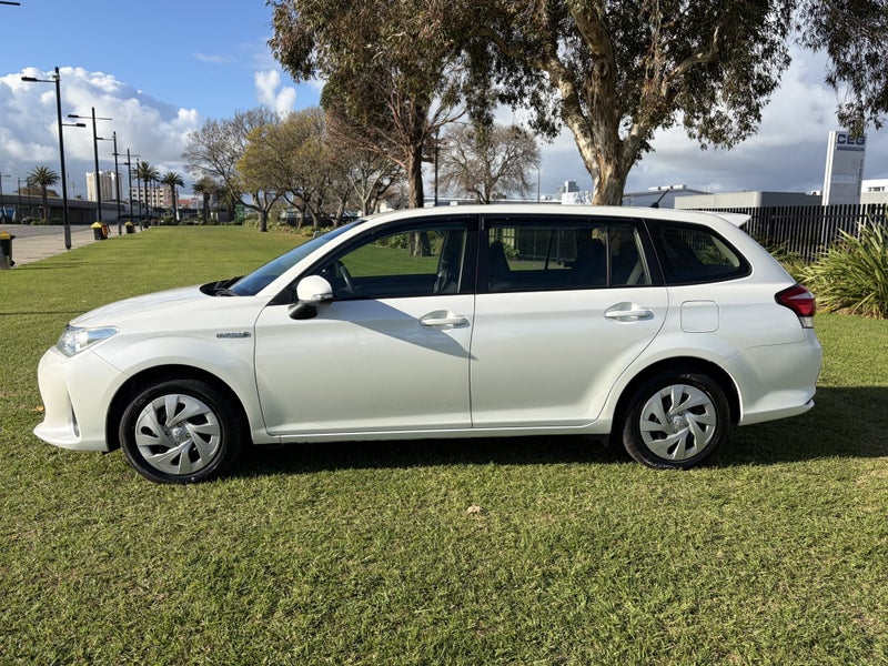 2018 Toyota Corolla 1.5 Hybrid Automatic Wagon image 4