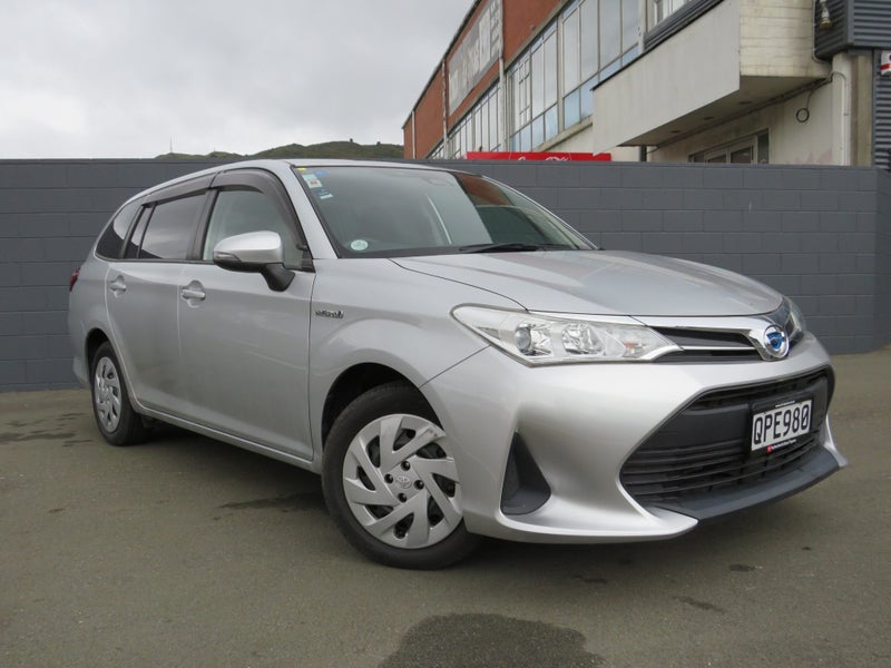 2018 Toyota Corolla 1.5 Hybrid Wagon image 1