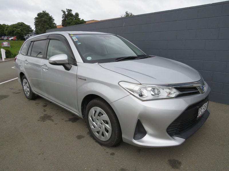 2018 Toyota Corolla 1.5 Hybrid Wagon image 2