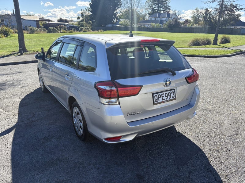 2018 Toyota Corolla 1.5 Hybrid Wagon CVT 2WD (N... image 2