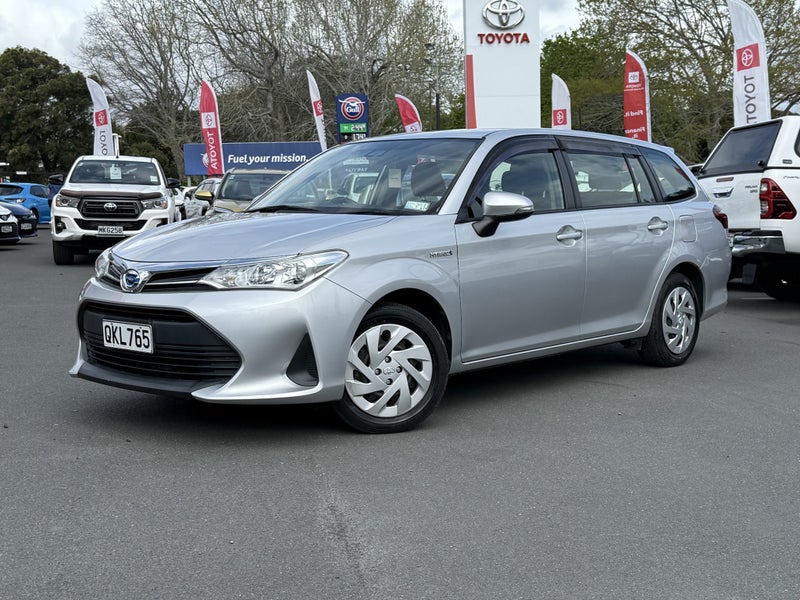 2018 Toyota Corolla 1.5L Hybrid Wagon image 2