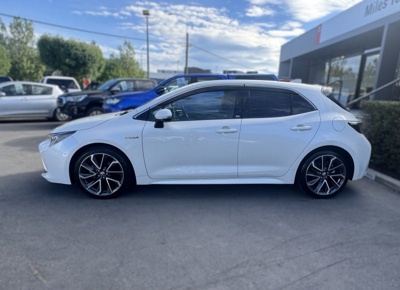 2018 Toyota Corolla 1.8 Hybrid Z Spec 2WD image 4