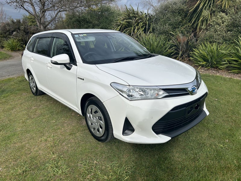 2018 Toyota Corolla Fielder 1.5 Hybrid EX Autom... image 3