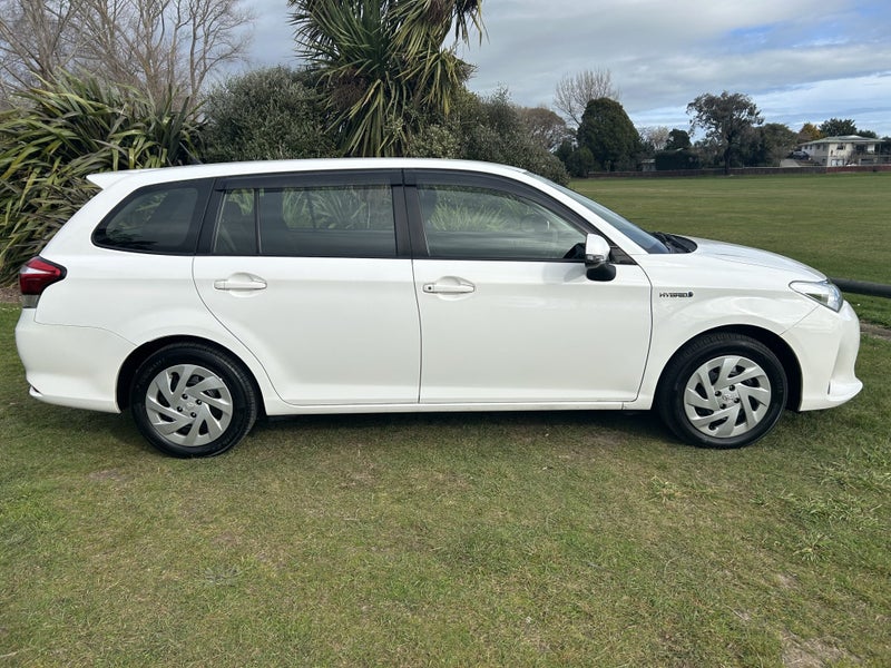 2018 Toyota Corolla Fielder 1.5 Hybrid EX Autom... image 5