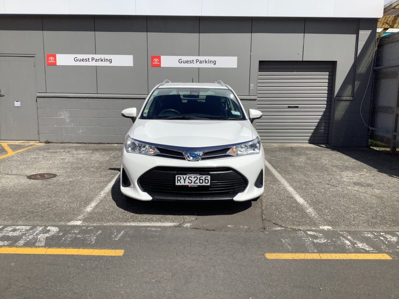 2018 Toyota Corolla Fielder 1.5 Hybrid EX Wagon image 2