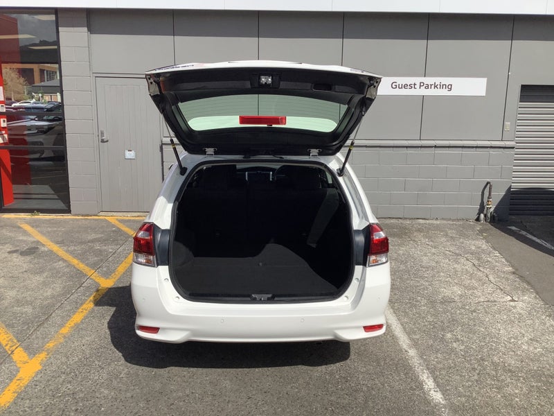 2018 Toyota Corolla Fielder 1.5 Hybrid EX Wagon image 5