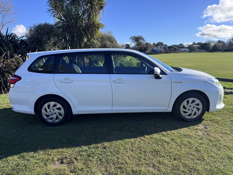 2018 Toyota Corolla Fielder 1.5 Hybrid EX Wagon image 5