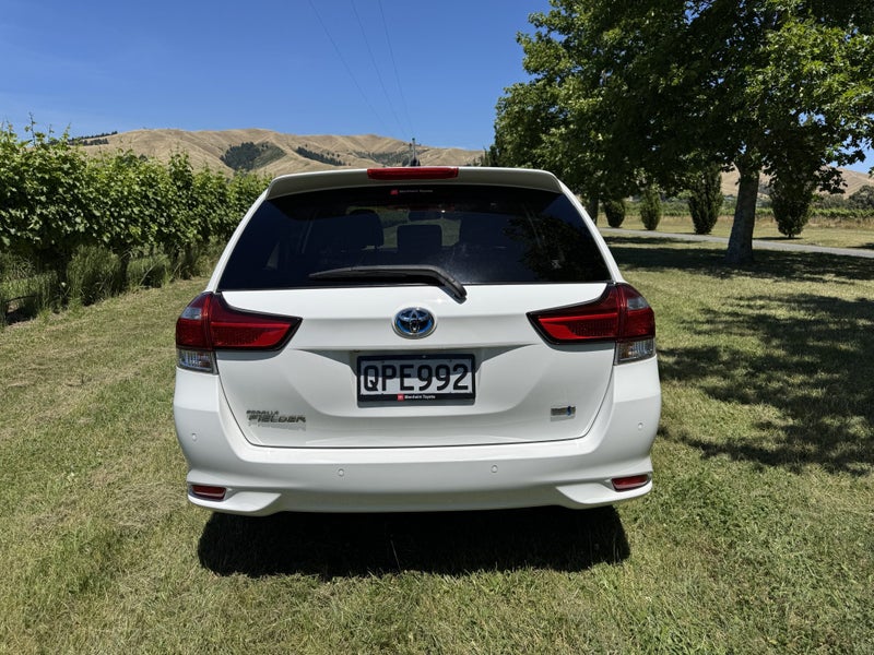 2018 Toyota Corolla Fielder 1.5 Hybrid G 5 Dr W... image 5