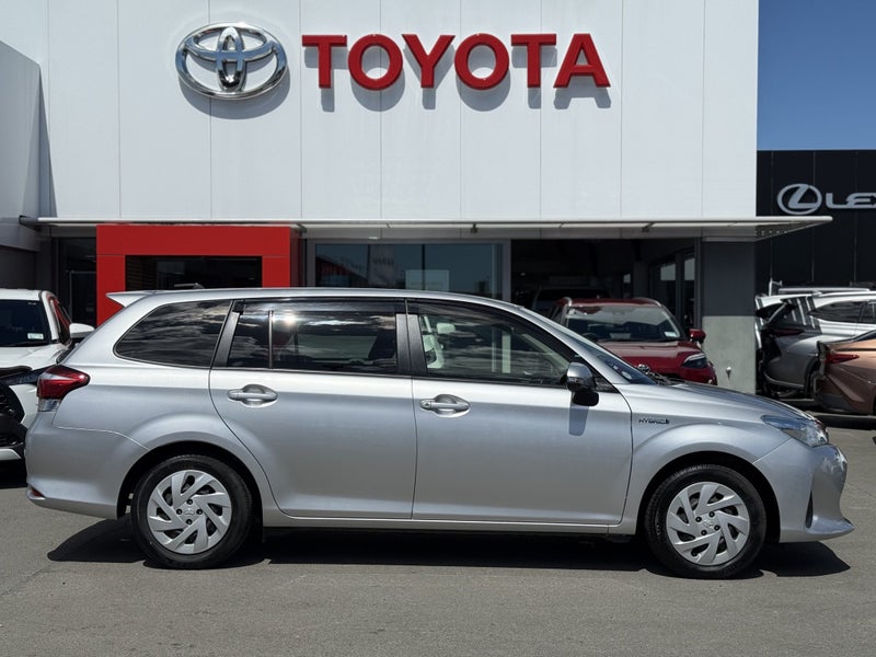 2018 Toyota Corolla Fielder 1.5 Hybrid Wagon CV... image 3