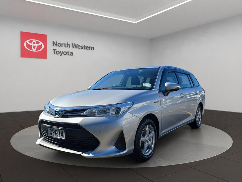 2018 Toyota Corolla Fielder 1.5L Hybrid 2WD Wagon image 3