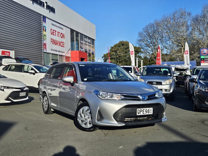 2018 Toyota Corolla Fielder 1.5L Hybrid Wagon image 3