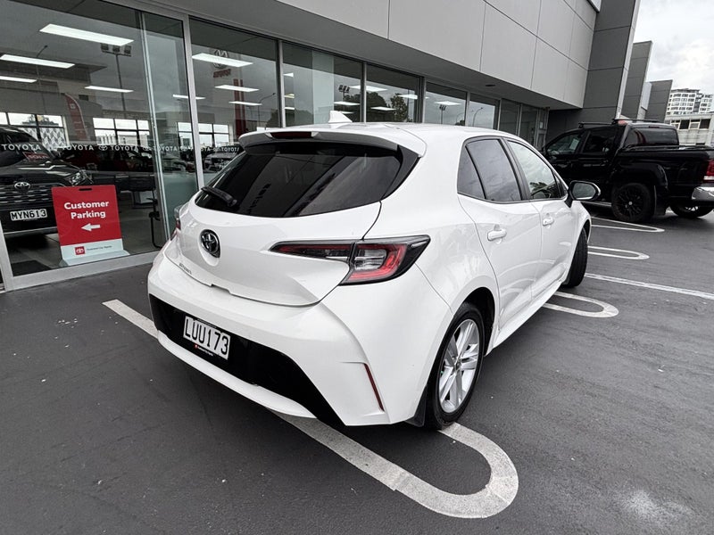 2018 Toyota Corolla GX 2.0 PETROL ECONOMICAL HATCH image 3