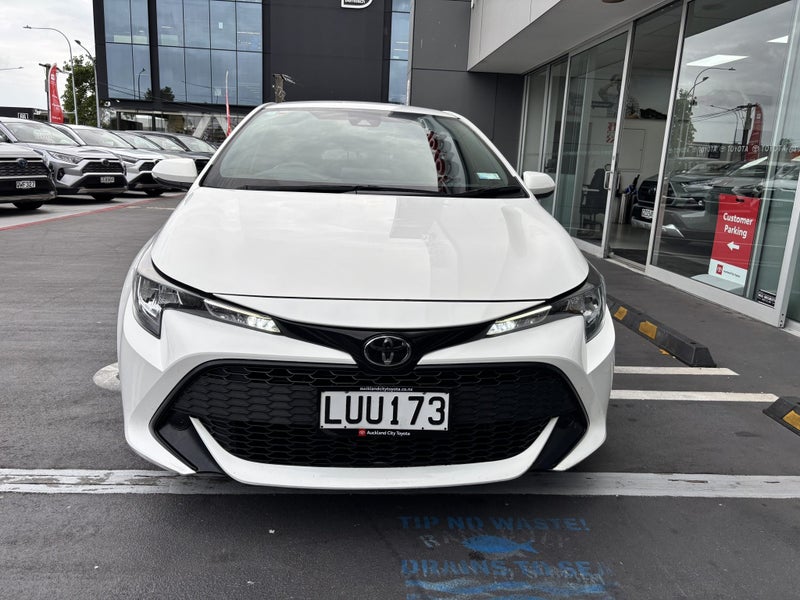 2018 Toyota Corolla GX 2.0 PETROL ECONOMICAL HATCH image 4