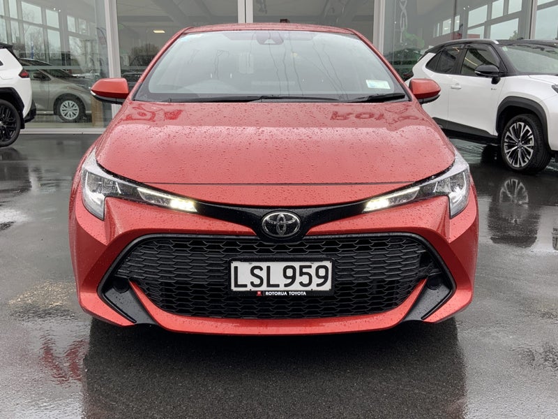 2018 Toyota Corolla GX 2.0 Volcanic Red & Certi... image 3