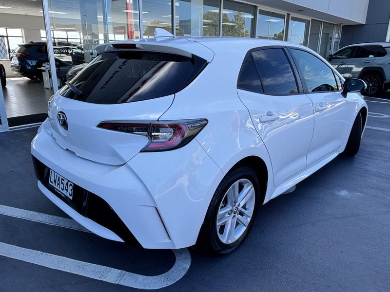 2018 Toyota Corolla GX 2.0P PETROL POPULAR HATCH image 3