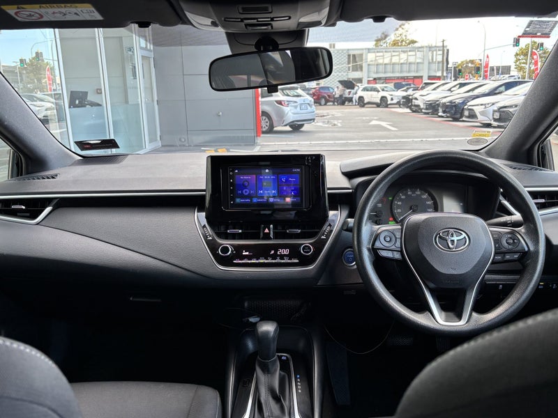 2018 Toyota Corolla Hybrid image 2