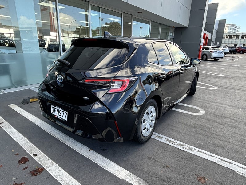 2018 Toyota Corolla Hybrid image 3