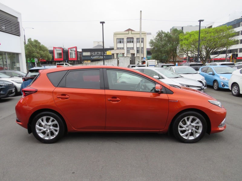 2018 Toyota Corolla HYBRID FWD 1.8P HATCH/5 ECVT image 3