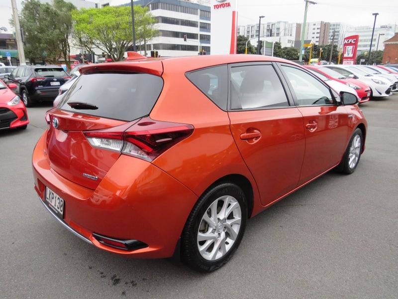 2018 Toyota Corolla HYBRID FWD 1.8P HATCH/5 ECVT image 4