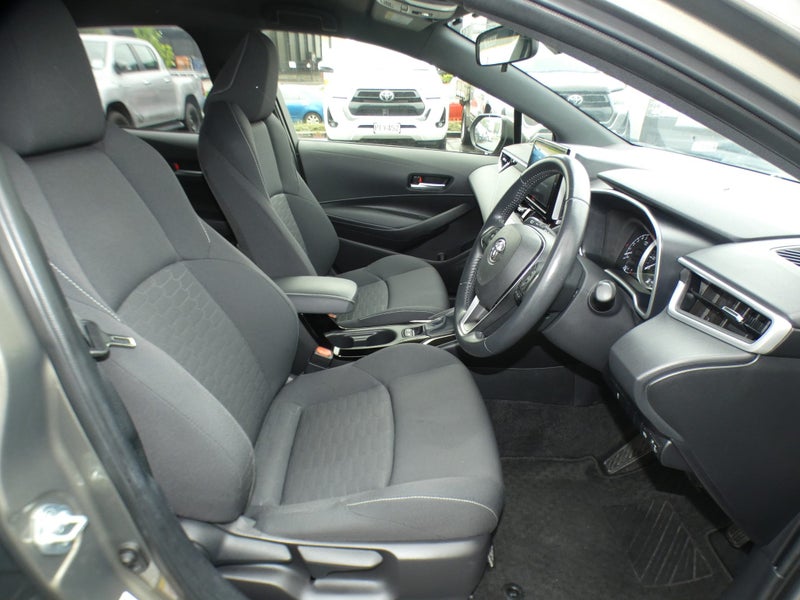 2018 Toyota Corolla Sport 1.8 Hybrid G image 2