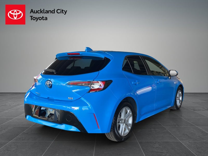 2018 Toyota Corolla Sport 1.8 Hybrid G 5 Dr Hat... image 3