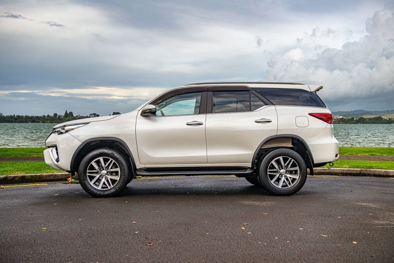 2018 Toyota Fortuner 4WD LIMITED 2.8DT image 5