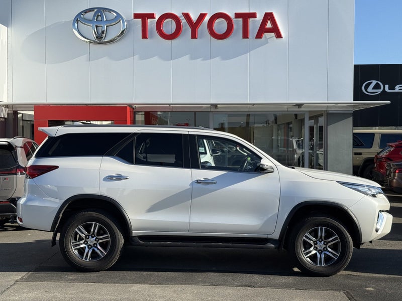 2018 Toyota Fortuner Gxl 2.8D/4Wd/6At/Sw image 4